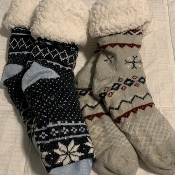 Shoes - Cute Pair of fuzzy no slip socks - barely used